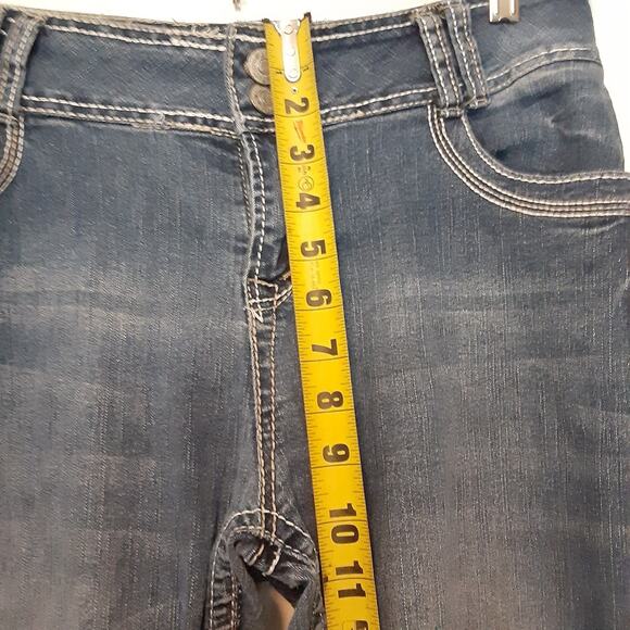 Wallflower Jeans Women’s 15 Blue Flare Luscious Curvy Flap Pocket Bootcut Denim - Picture 9 of 10